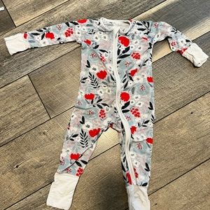 Little sleepies zippies 3-6 months, gently used